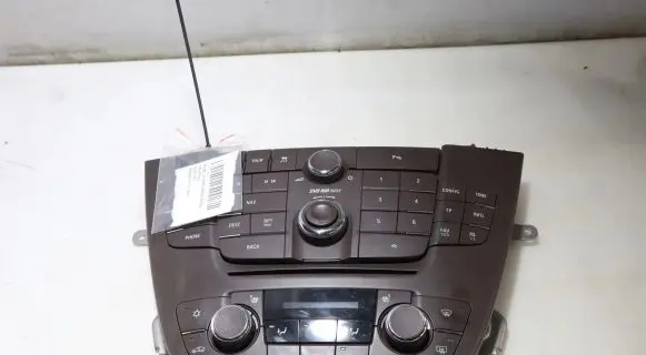 Head unit multimedia control
