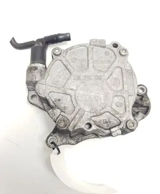 Volkswagen Golf VI Vacuum pump 03L145100F