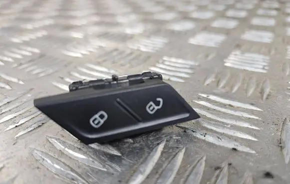 Volkswagen PASSAT B8 Central locking switch button 3G0962125A