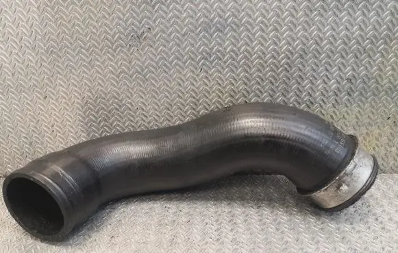 Mercedes-Benz E W211 Intercooler hose/pipe 2115282982