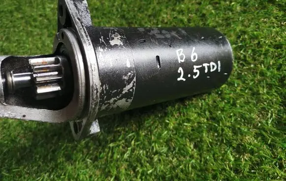 Audi A6 S6 C5 4B Starter motor
