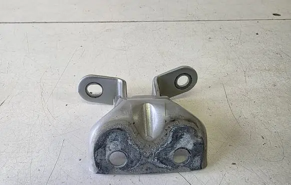 KIA Sorento Rear door upper hinge 