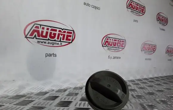 Toyota Avensis T220 Fuel tank filler cap 