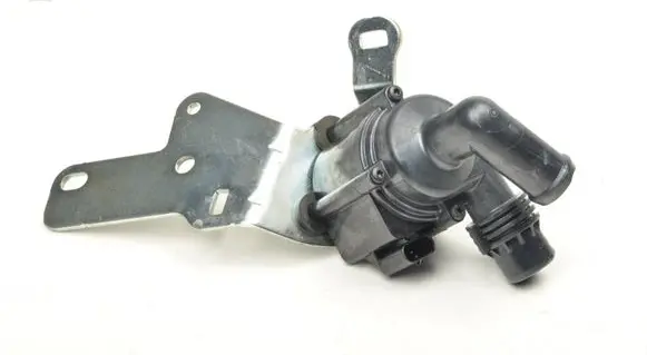 Volvo XC40 Water pump 32324819