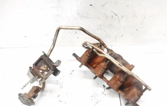 Ford Mondeo MK II Exhaust manifold 938f9430