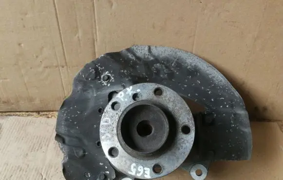 BMW 7 E65 E66 Front wheel hub