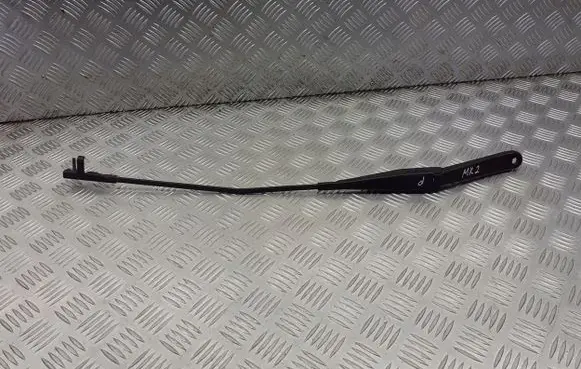 Ford Focus Front wiper blade arm 4M51-17526-CC