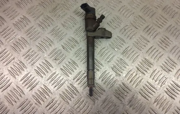 KIA Sportage Fuel injector 33800-2F300