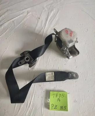 Peugeot 107 Front seatbelt 7P1170P