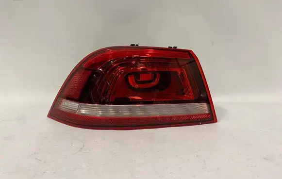 Volkswagen Eos Rear/tail lights 1Q0945095AA