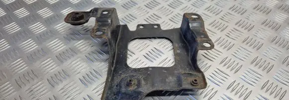 Ford Focus Air filter cleaner box bracket assembly 95BB9B929AA