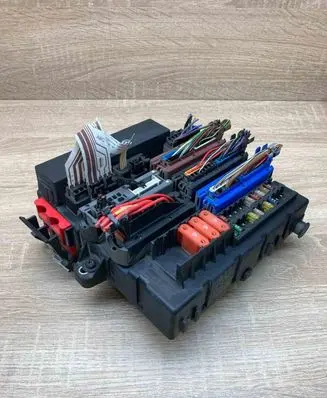 Opel Signum Fuse module 13112914 10R035755
