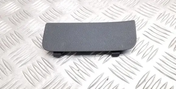 Volkswagen Tiguan Rear light trim 5N0867658
