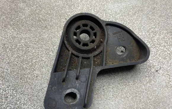 Opel Insignia B Radiator support slam panel bracket 84012896