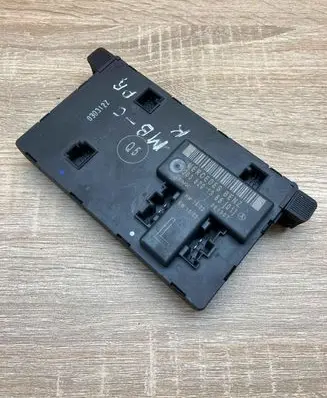 Mercedes-Benz C W203 Door control unit/module 2038201385 351307