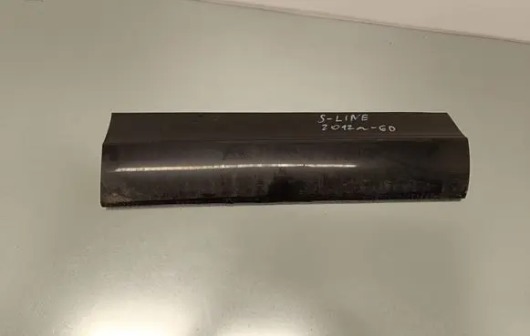 Rear door trim (molding)
