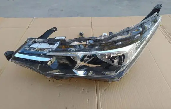 Toyota Corolla E160 E170 Headlight/headlamp 8115002L50