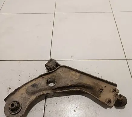 Peugeot 308 Front lower control arm/wishbone 7AAA200372748A
