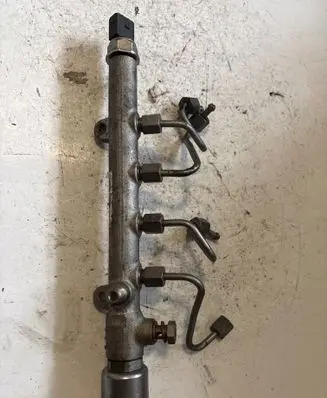 Mercedes-Benz E W212 Fuel main line pipe A6510700700 RD0004 0741730147678