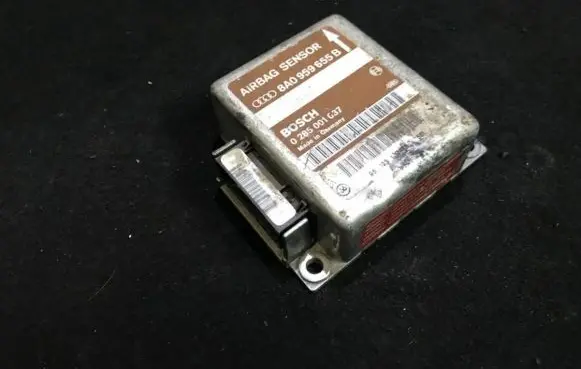 Audi A4 S4 B5 8D Airbag control unit/module 8a0959655b 0285001037