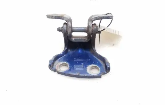 Honda CR-V Rear door lower hinge