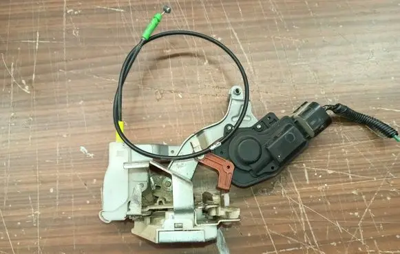 Citroen C1 Rear door lock