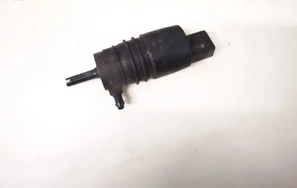 BMW 5 E39 Windscreen/windshield washer pump 23113 20160104