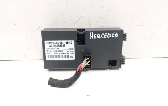 Mercedes-Benz R W251 Seat control module A2118702026 00005822A9