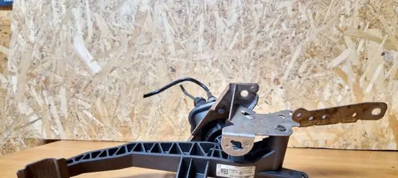 Ford Focus Clutch pedal 4m517b633xf