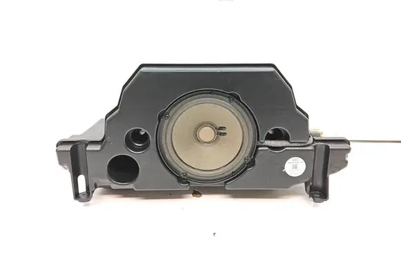 Audi A4 S4 B9 8W Subwoofer speaker 8W9035382B A4515501