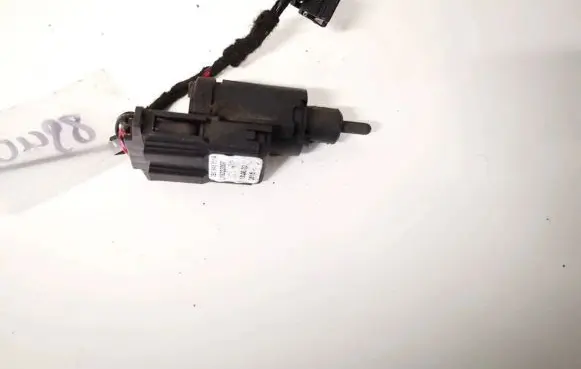 Volkswagen Phaeton Brake pedal sensor switch 3b0945511a