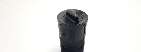 Volkswagen Golf IV Light switch 1C0941531