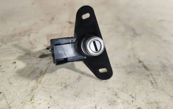 Opel Zafira A Loading door lock 