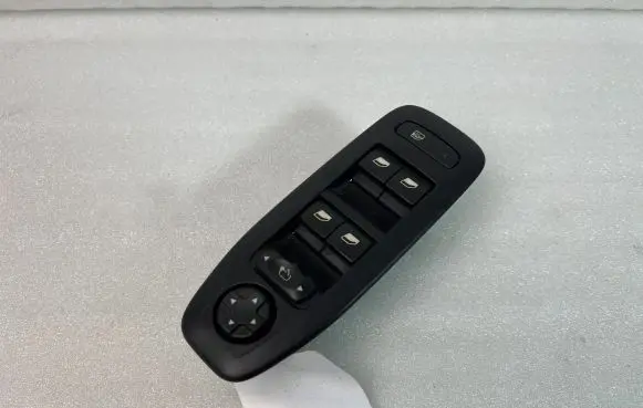 Peugeot 2008 I Electric window control switch 98242539ZD