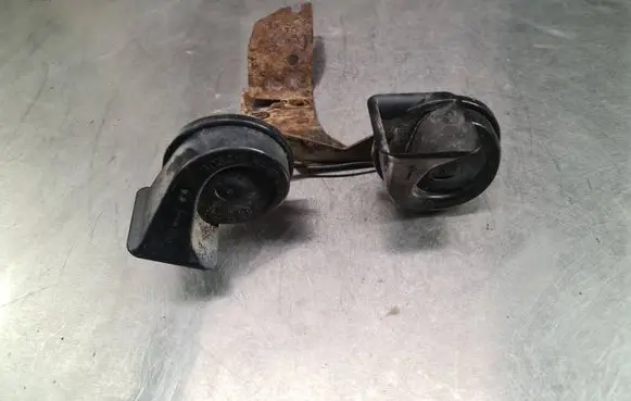 Peugeot 407 Horn signal 703881157 001157