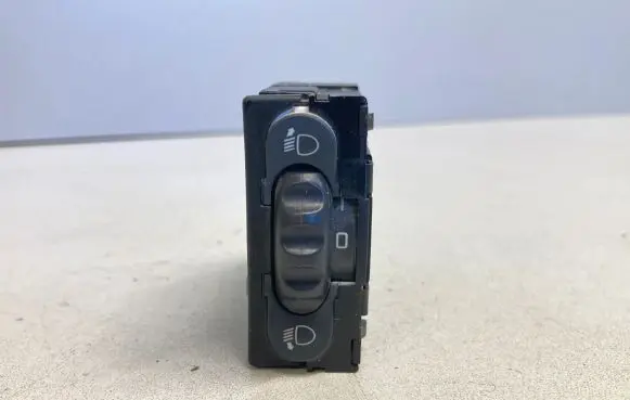 Renault Trafic II (X83) Headlight level height control switch 8200379685 7700841235