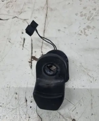 BMW 5 E60 E61 Tailgate glass/window release handle 