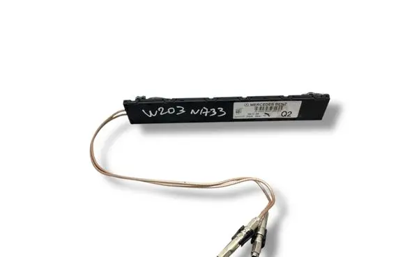 Mercedes-Benz C W203 Aerial antenna amplifier A2038208689 11719000