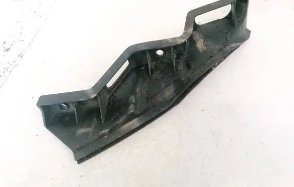 Volkswagen PASSAT B6 Front bumper mounting bracket 3C0807890
