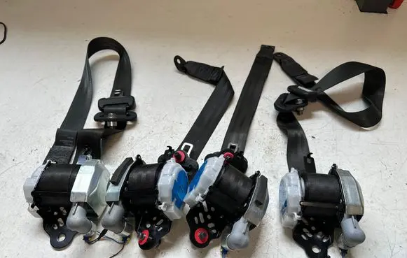 Dacia Spring Set of seat belts 868855021R