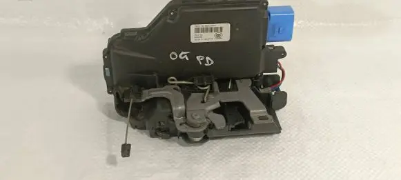 Skoda Octavia Mk2 (1Z) Front door lock 3D1837016AC A00468 120065