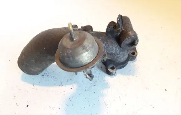 Toyota Yaris EGR valve 33010