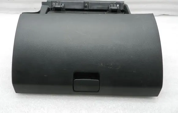 Chevrolet Captiva Glove box 95183090