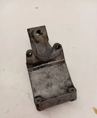 Mercedes-Benz ML W163 Engine mounting bracket A6122230204