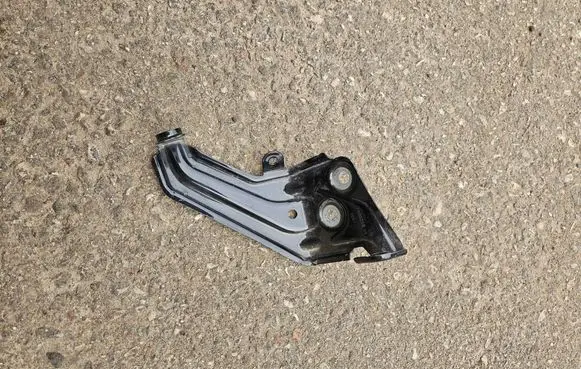 BMW X3 G01 Fender mounting bracket 7400219 7400210