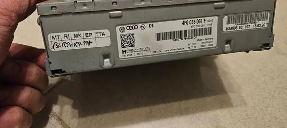 Volkswagen Touareg II Radio/CD/DVD/GPS head unit 4F0035061F 4F0035061 HSA006
