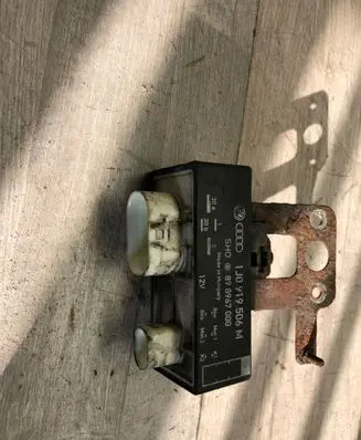Coolant fan relay