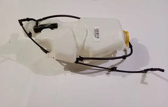 Dodge RAM Windshield washer fluid reservoir/tank 68291572AD