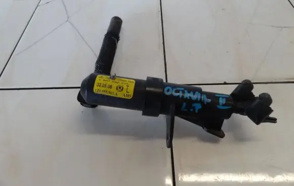 Skoda Octavia Mk2 (1Z) Headlight washer spray nozzle 1Z0955965A