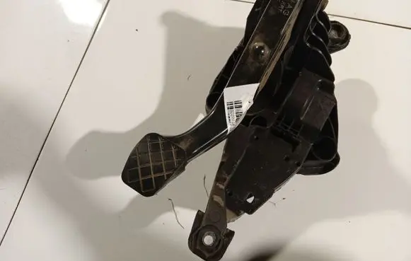 Seat Ibiza IV (6J,6P) Brake pedal 